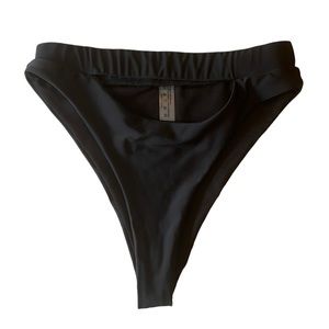 Black bikini bottoms size medium